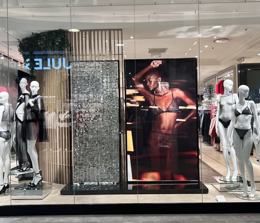 Etam Lingerie et Prêt-à-porter 2